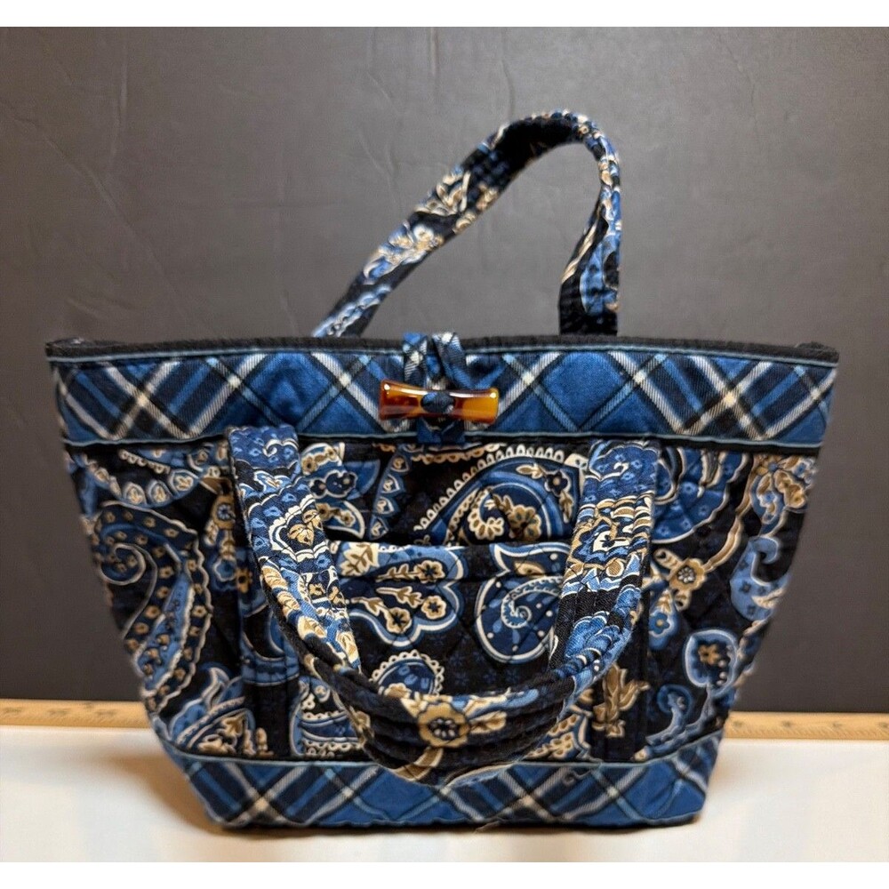 Vera Bradley Handbag Retired Pattern “Windsor Navy” Fall 2006 7" x 10'